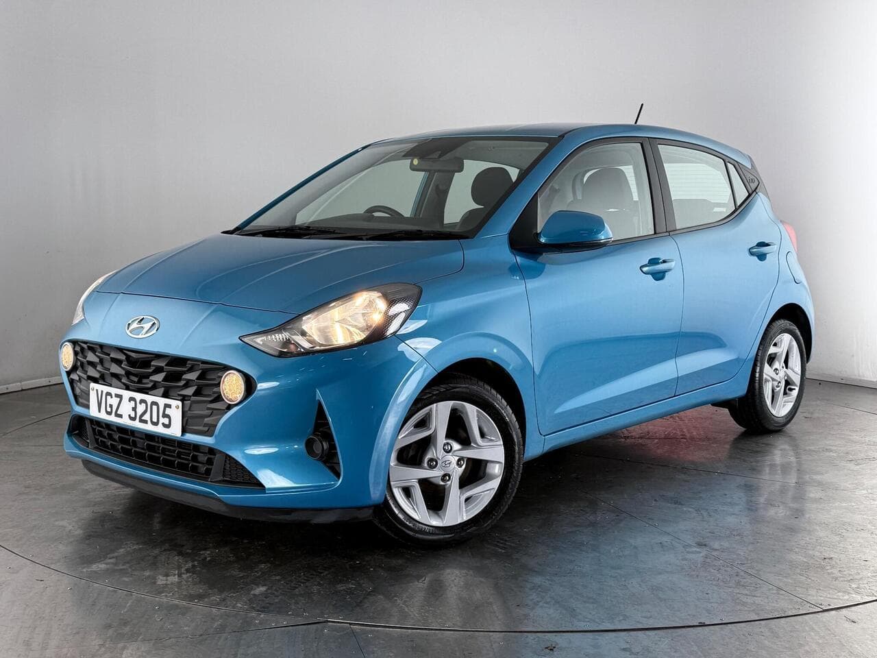 Hyundai i10 thumbnail Front Left