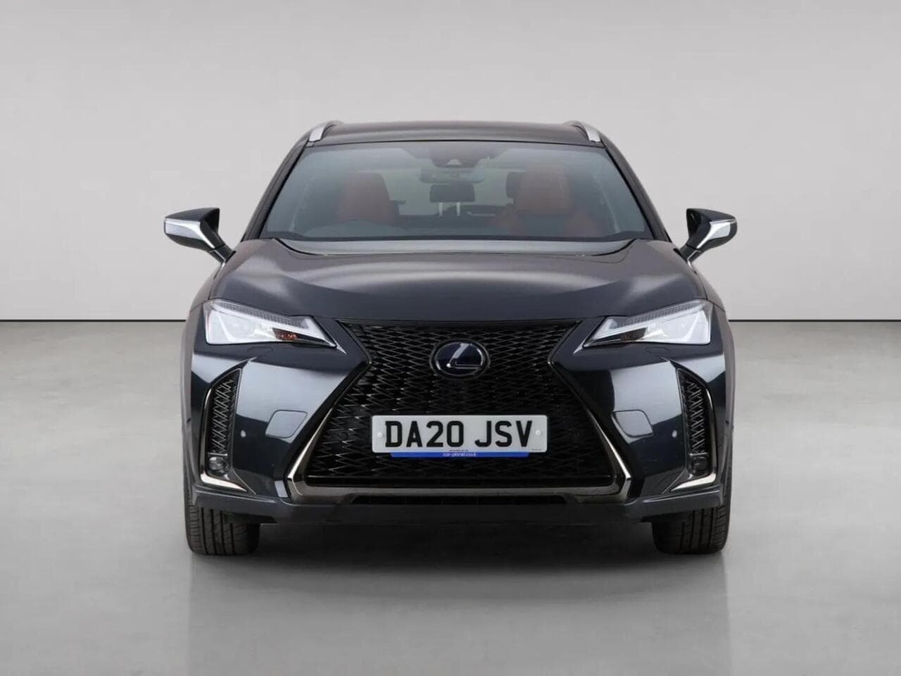 Lexus UX thumbnail Front