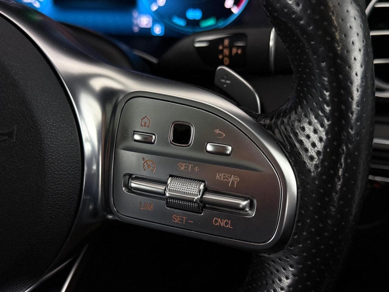 Mercedes-Benz C Class thumbnail Misc Controls