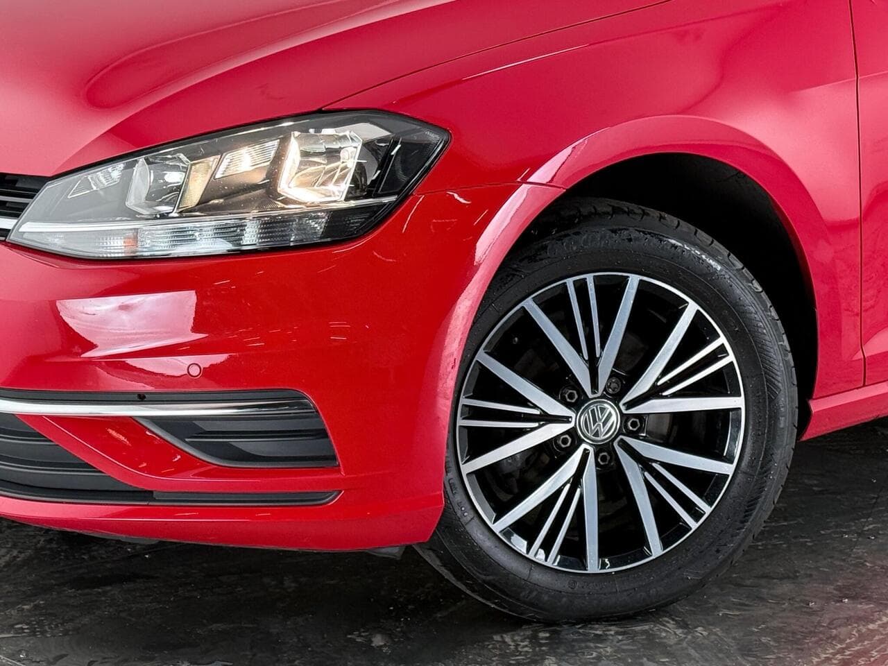 Volkswagen Golf thumbnail Wheel