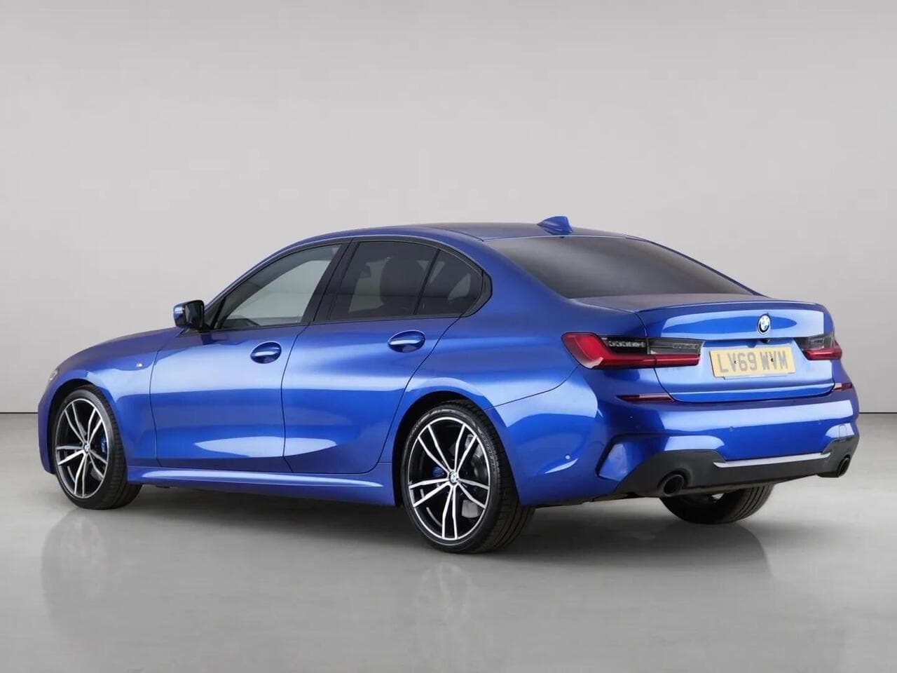 BMW 3 Series thumbnail Rear Left