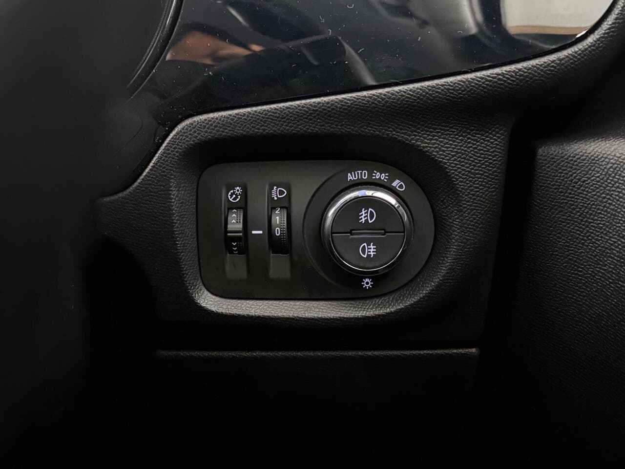 Vauxhall Corsa thumbnail Misc Controls