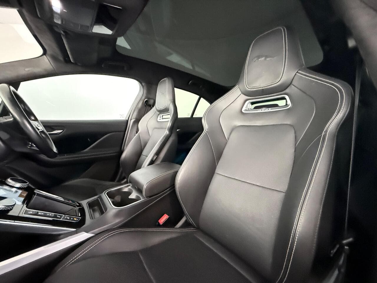 Jaguar I-PACE thumbnail Seat Front Passenger