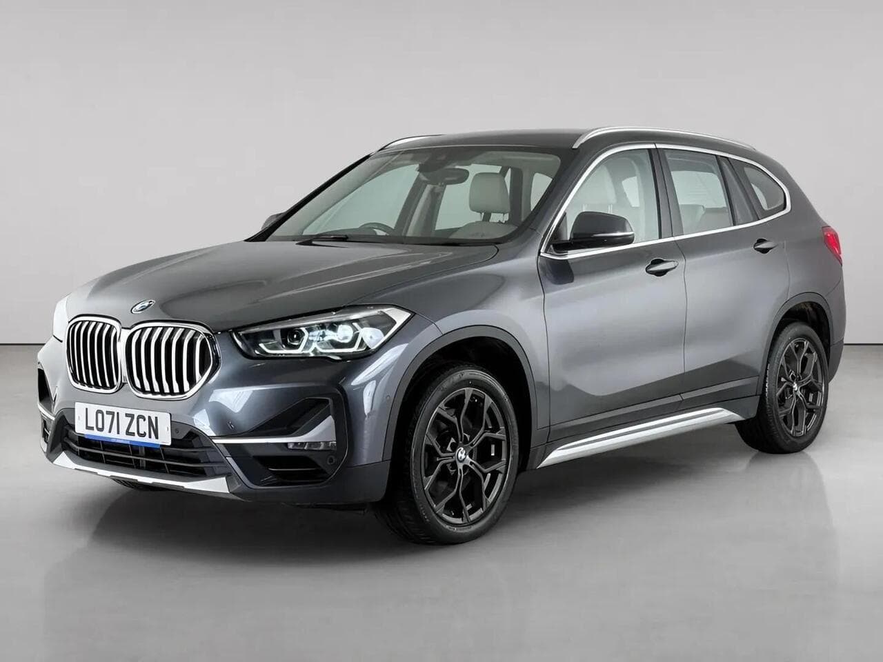 BMW X1 thumbnail Front Left