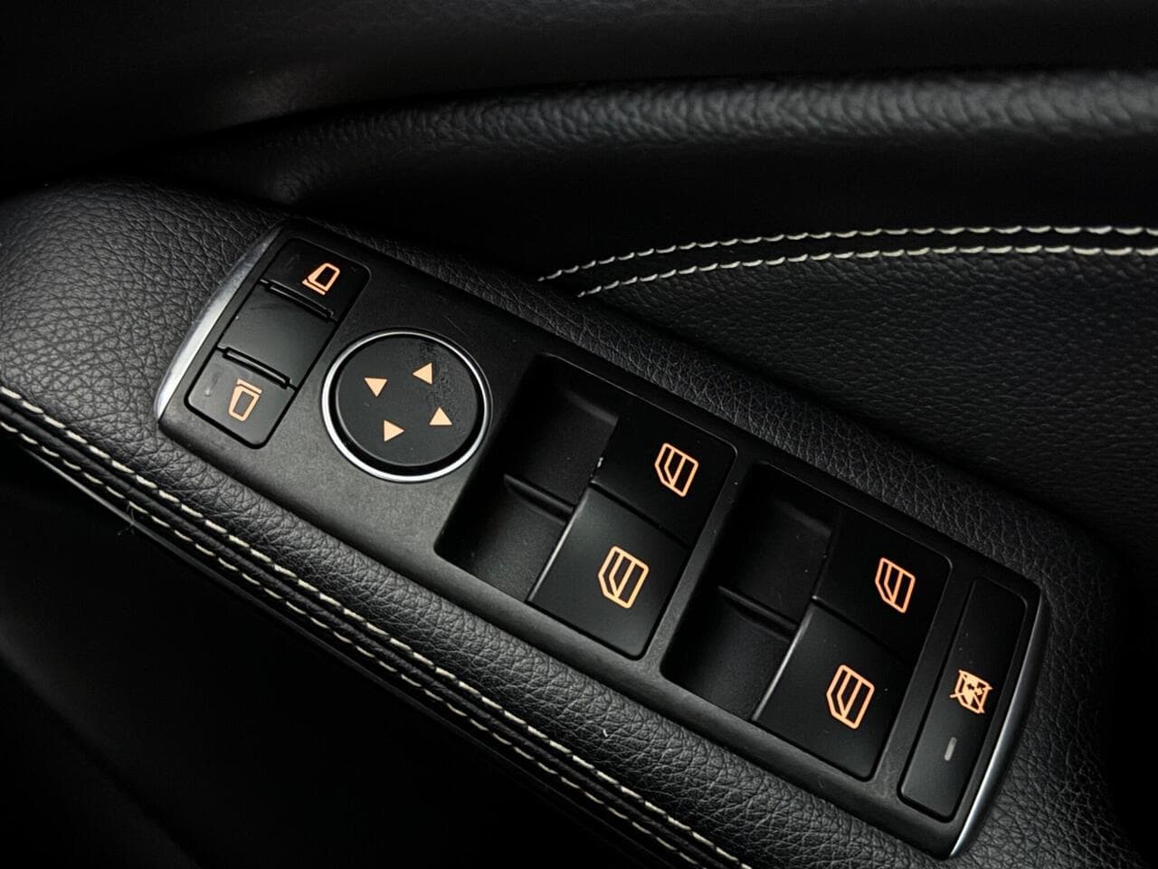 Mercedes-Benz GLA thumbnail Misc Controls