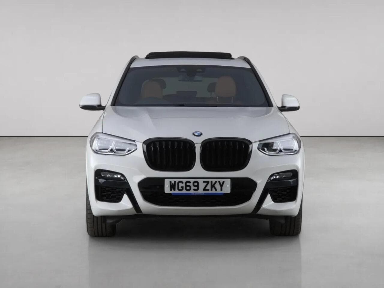 BMW X3 thumbnail Front