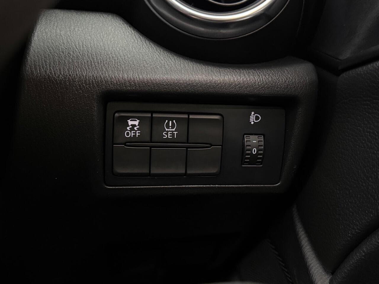 Fiat 124 Spider thumbnail Misc Controls