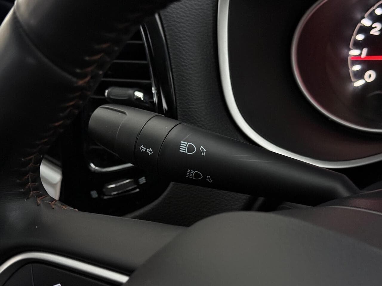 Jeep Compass thumbnail Misc Controls