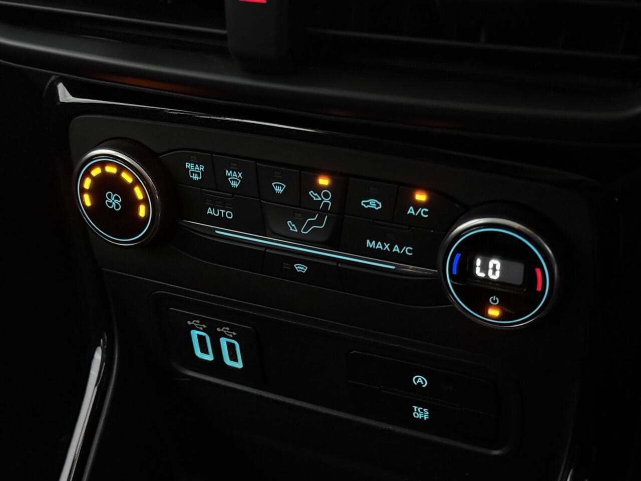 Ford EcoSport thumbnail Misc Controls