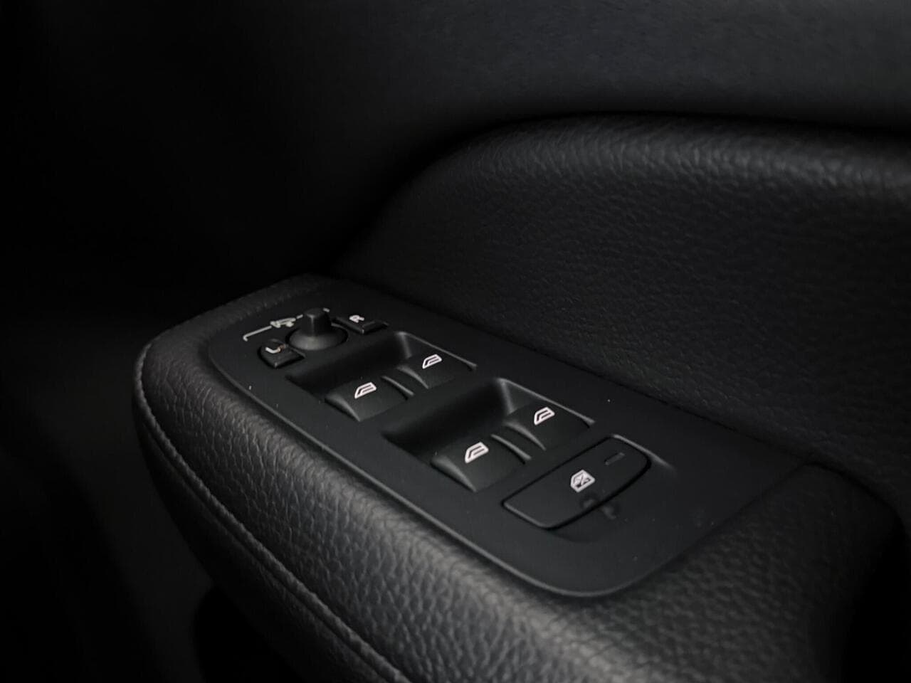 Volvo V60 thumbnail Misc Controls