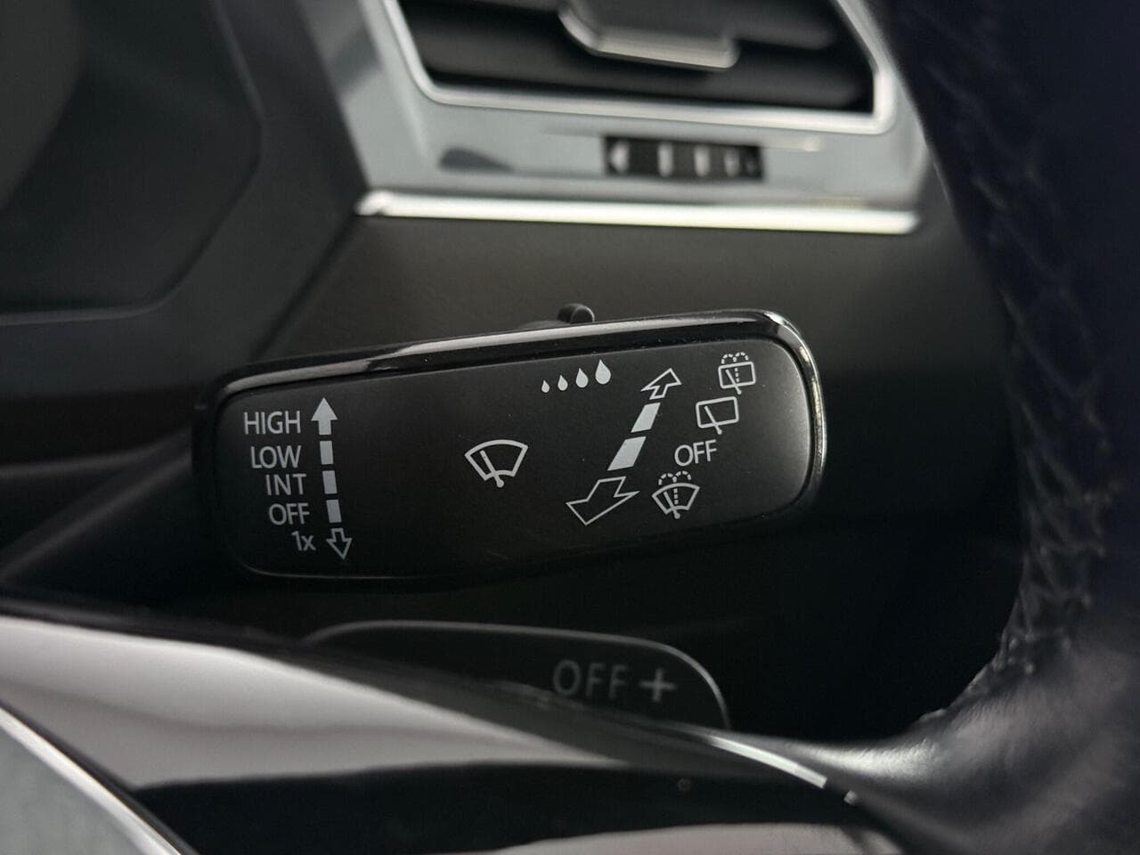 Volkswagen Tiguan Allspace thumbnail Misc Controls