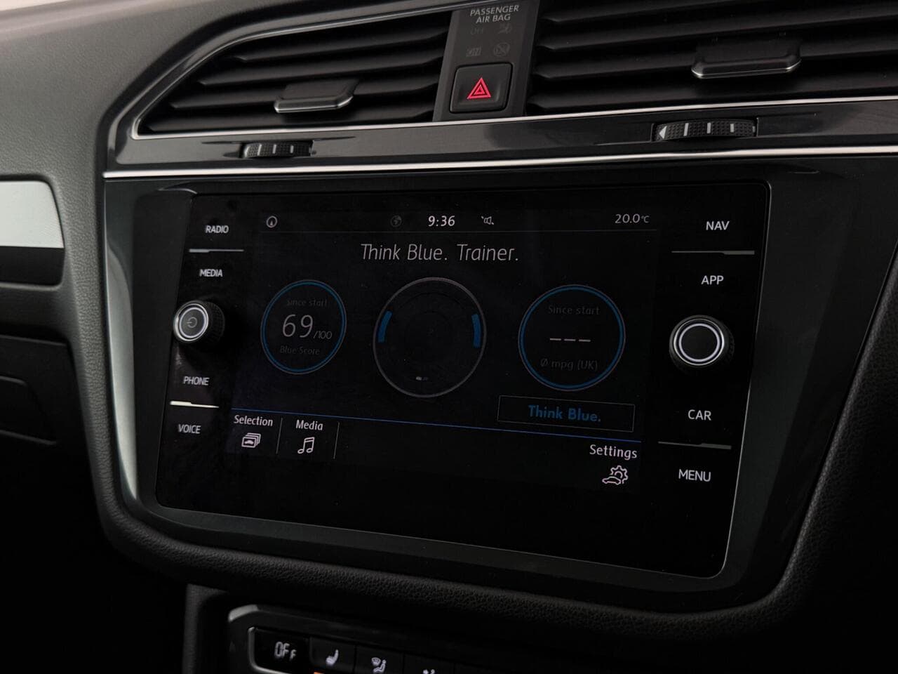 Volkswagen Tiguan Allspace thumbnail Infotainment System