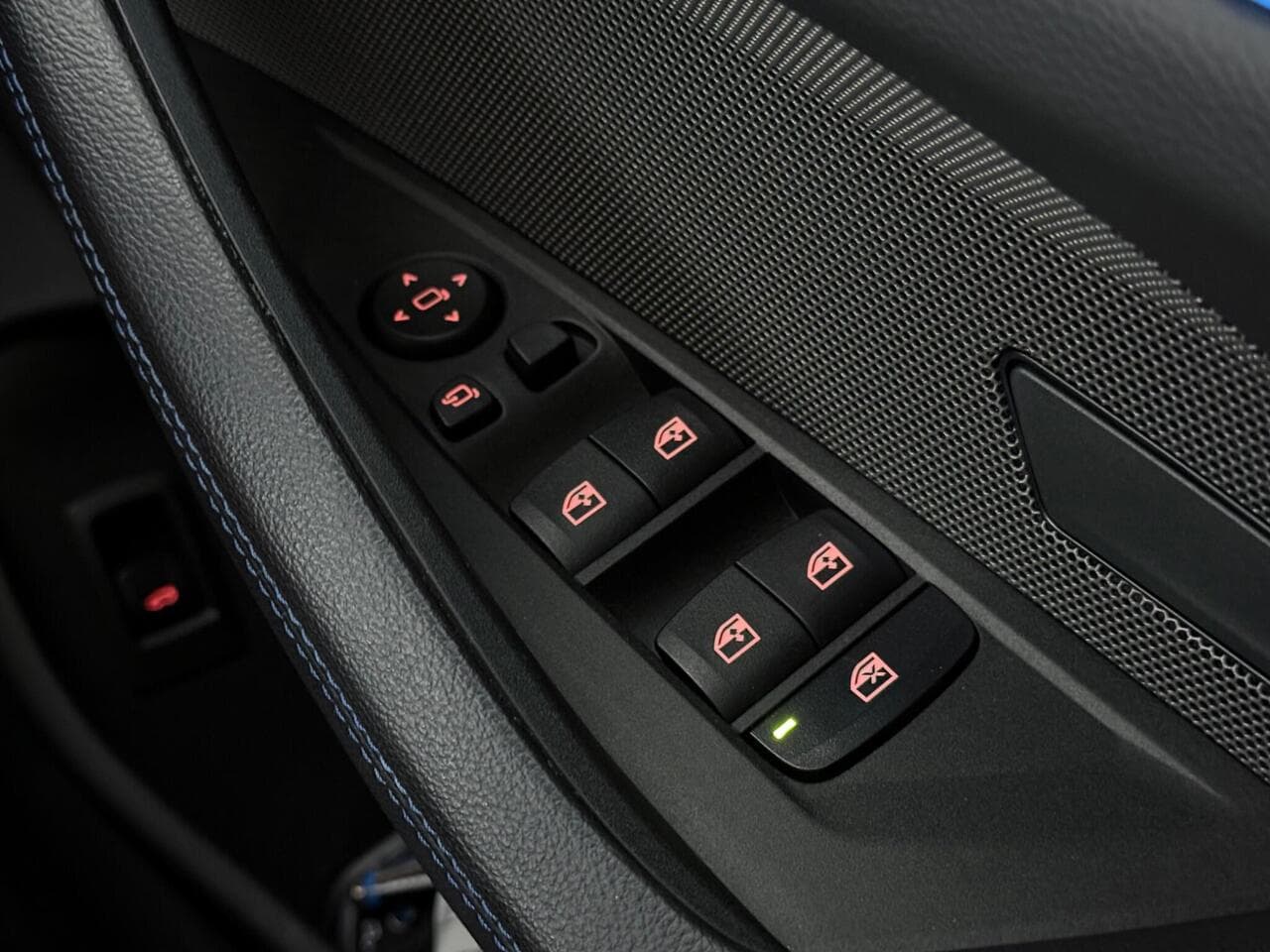 BMW i4 thumbnail Misc Controls