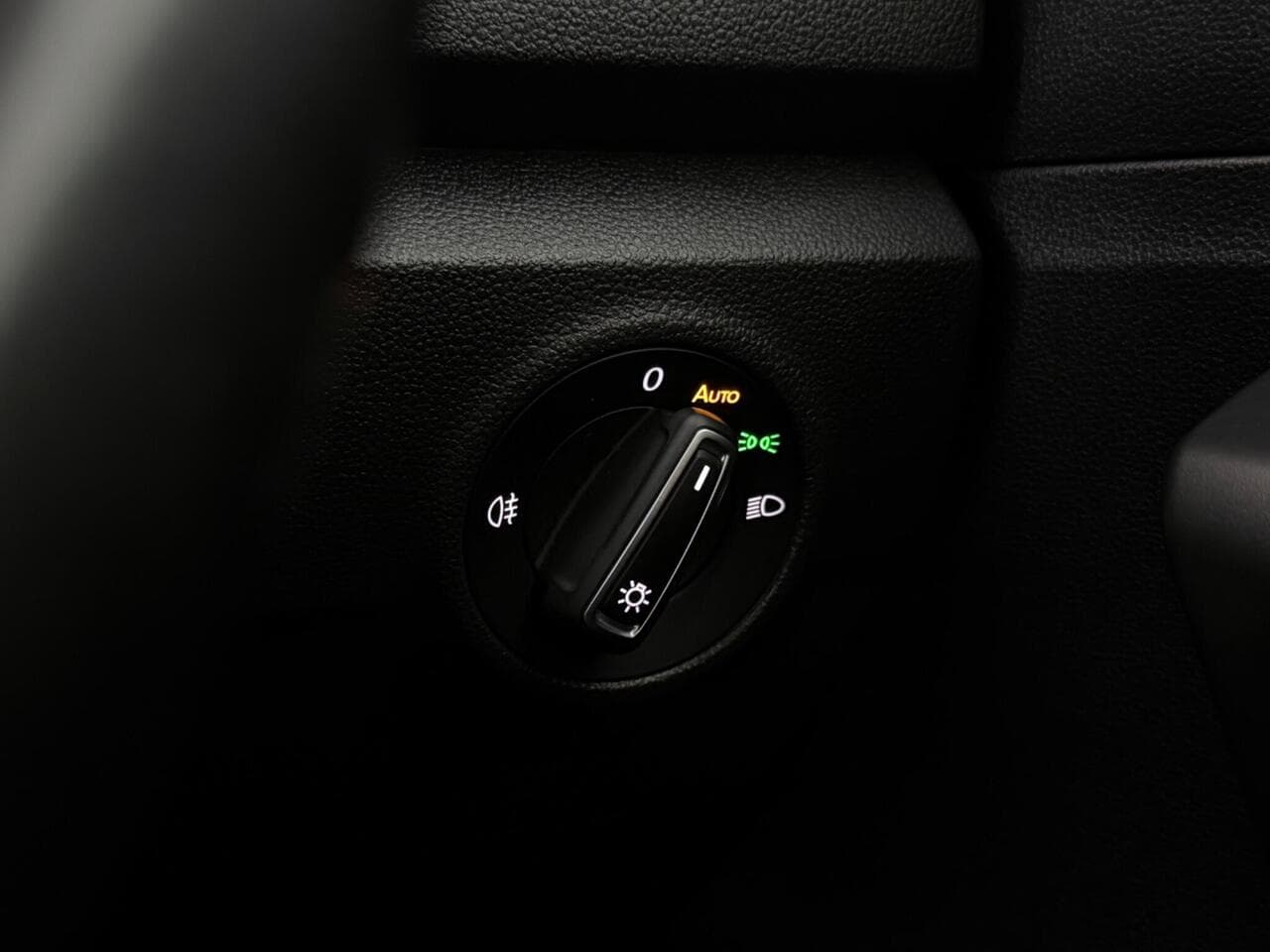 Volkswagen T-Roc thumbnail Misc Controls