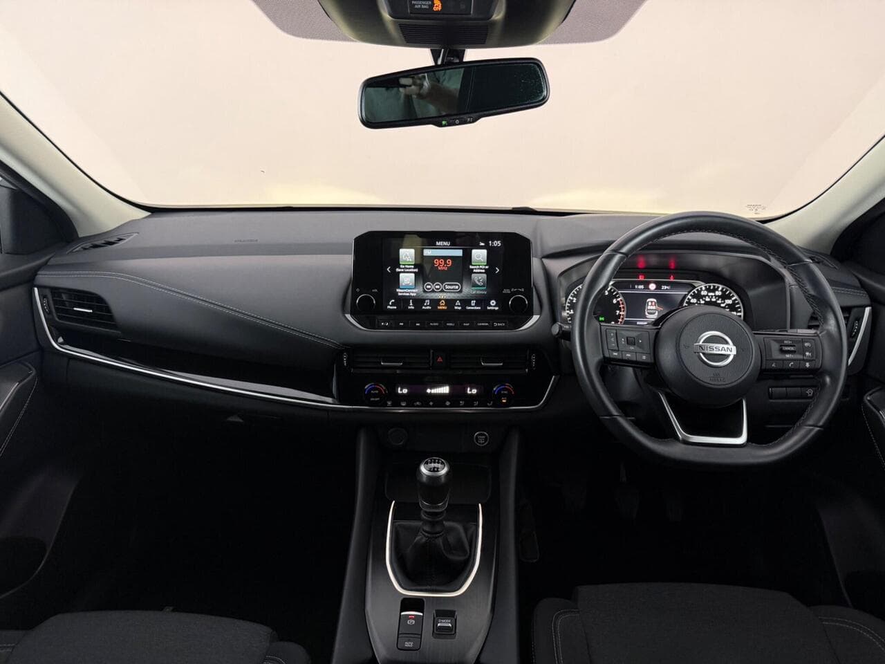 Nissan Qashqai thumbnail Interior Front