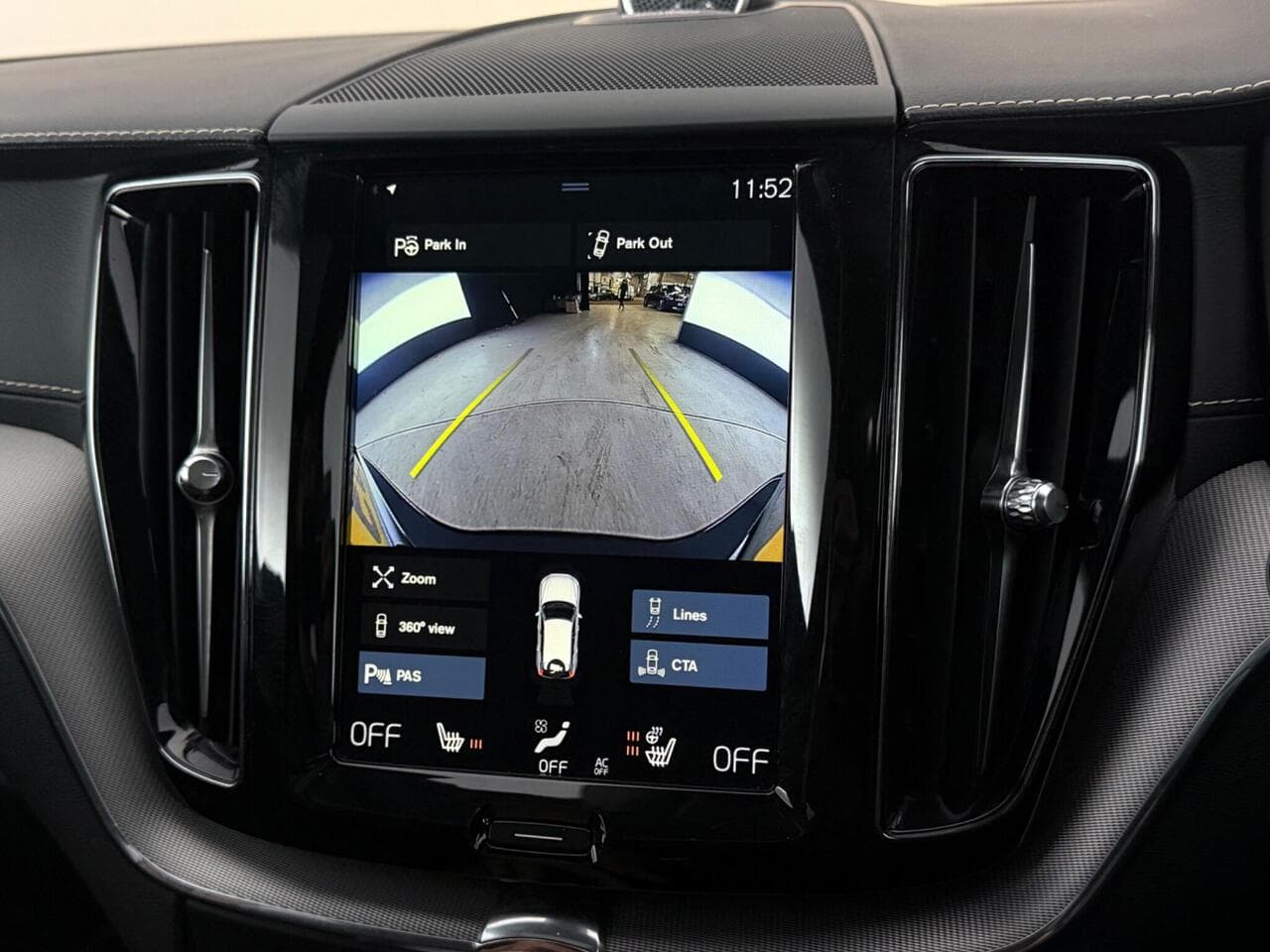Volvo XC60 thumbnail Infotainment System