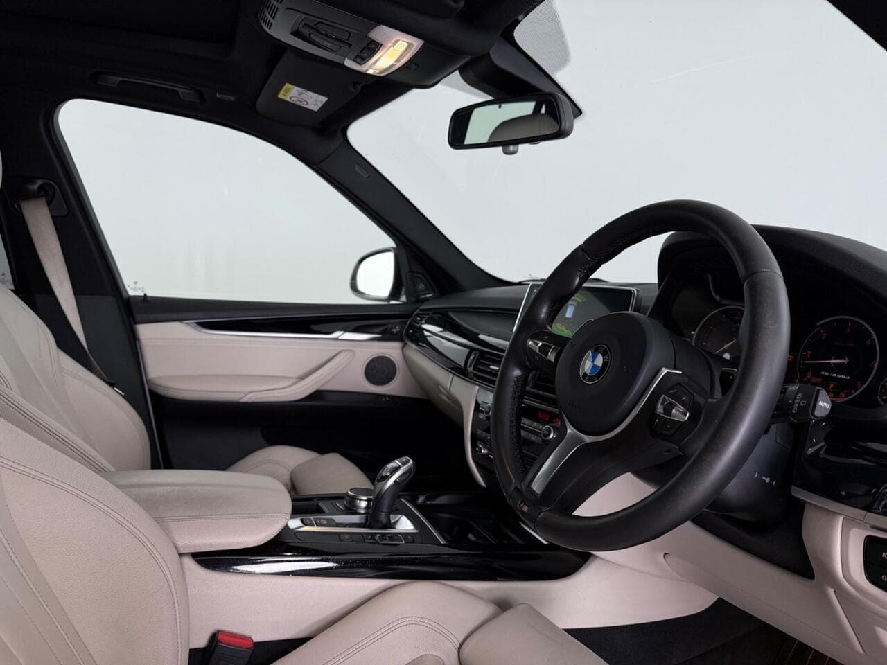 BMW X5 thumbnail Interior Front