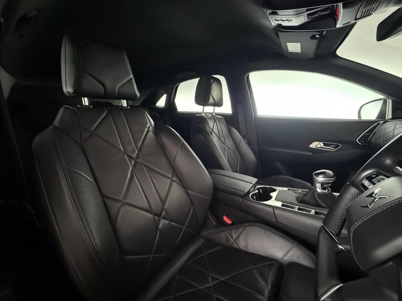 DS AUTOMOBILES DS 7 CROSSBACK thumbnail Seat Driver
