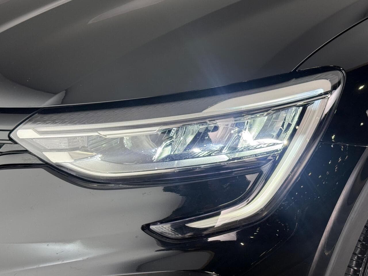 Renault Arkana thumbnail Lights Front