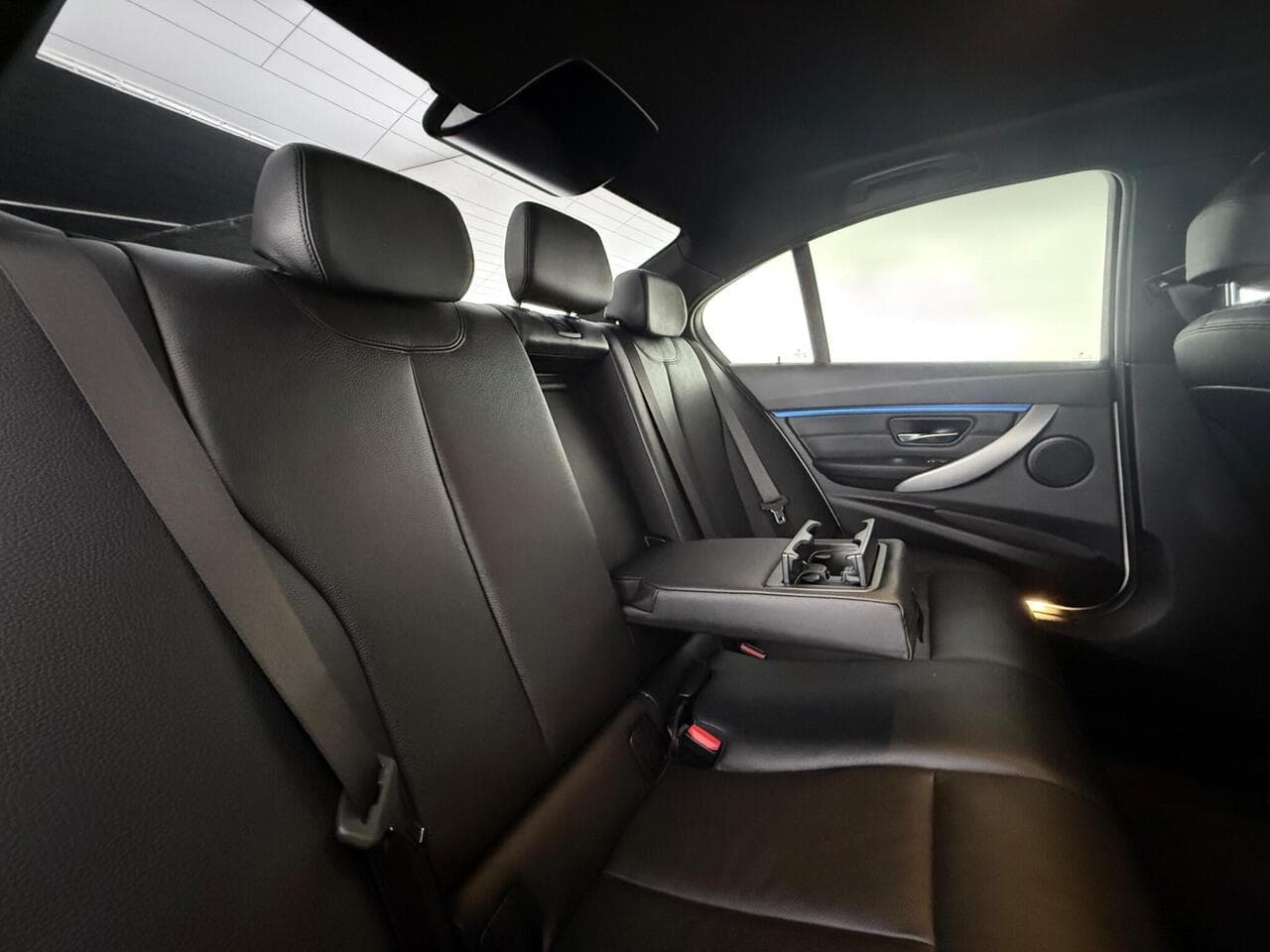 BMW 3 Series thumbnail Seats Rear