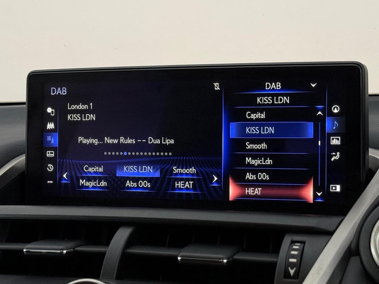 Lexus NX thumbnail Infotainment System