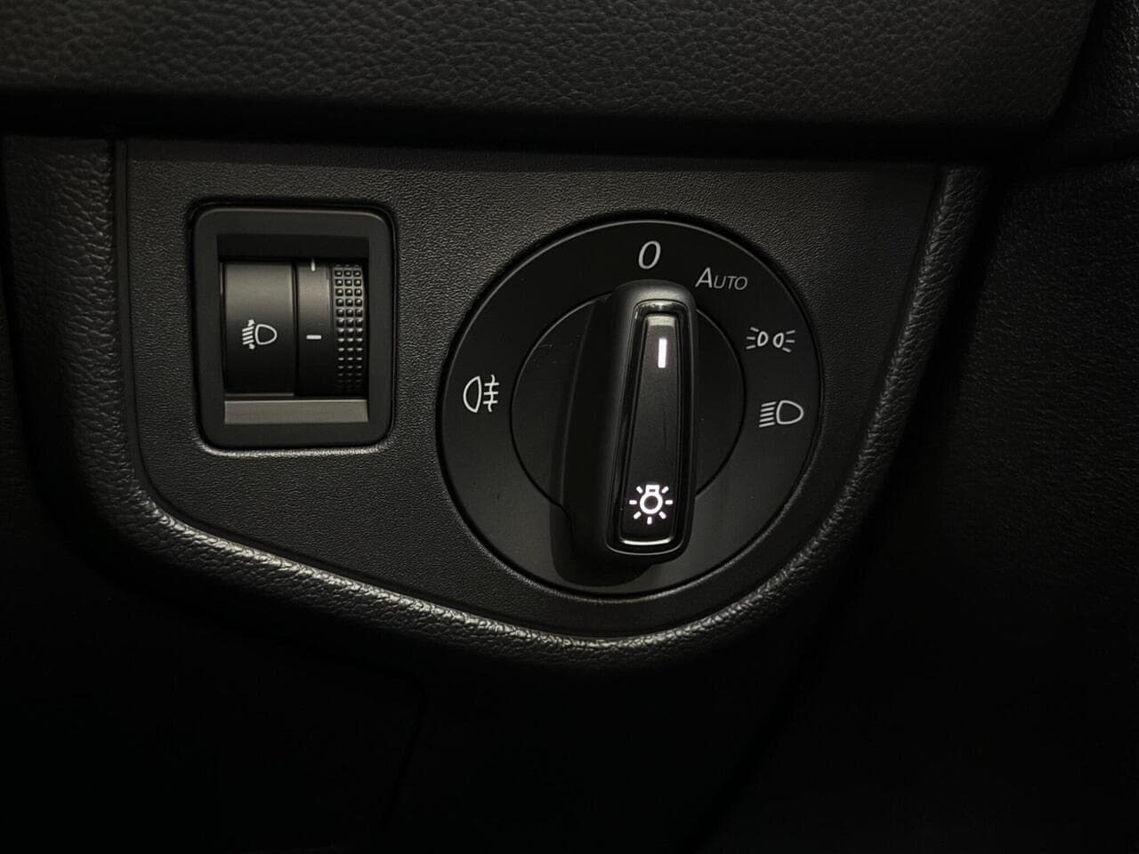 Volkswagen Polo thumbnail Misc Controls