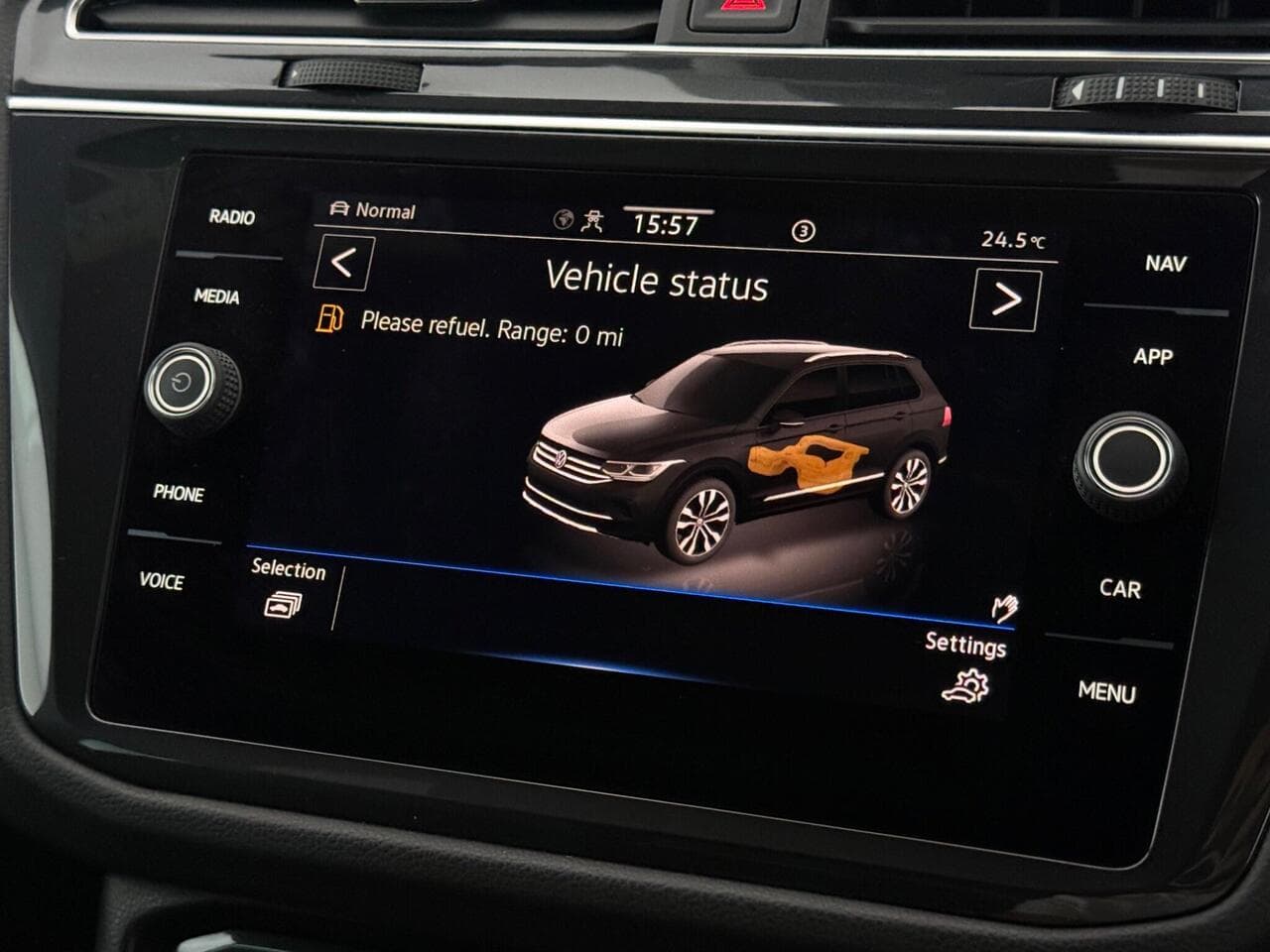 Volkswagen Tiguan thumbnail Infotainment System