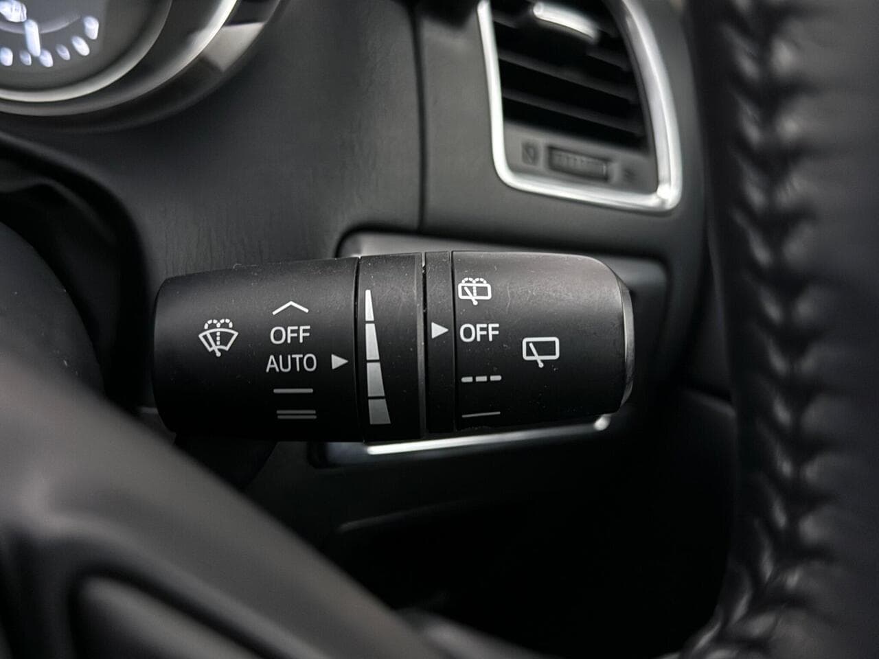 Mazda CX-5 thumbnail Misc Controls