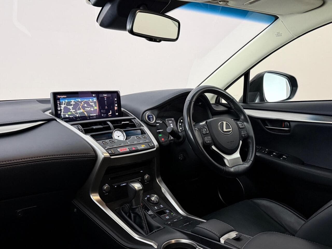 Lexus NX thumbnail Interior Front