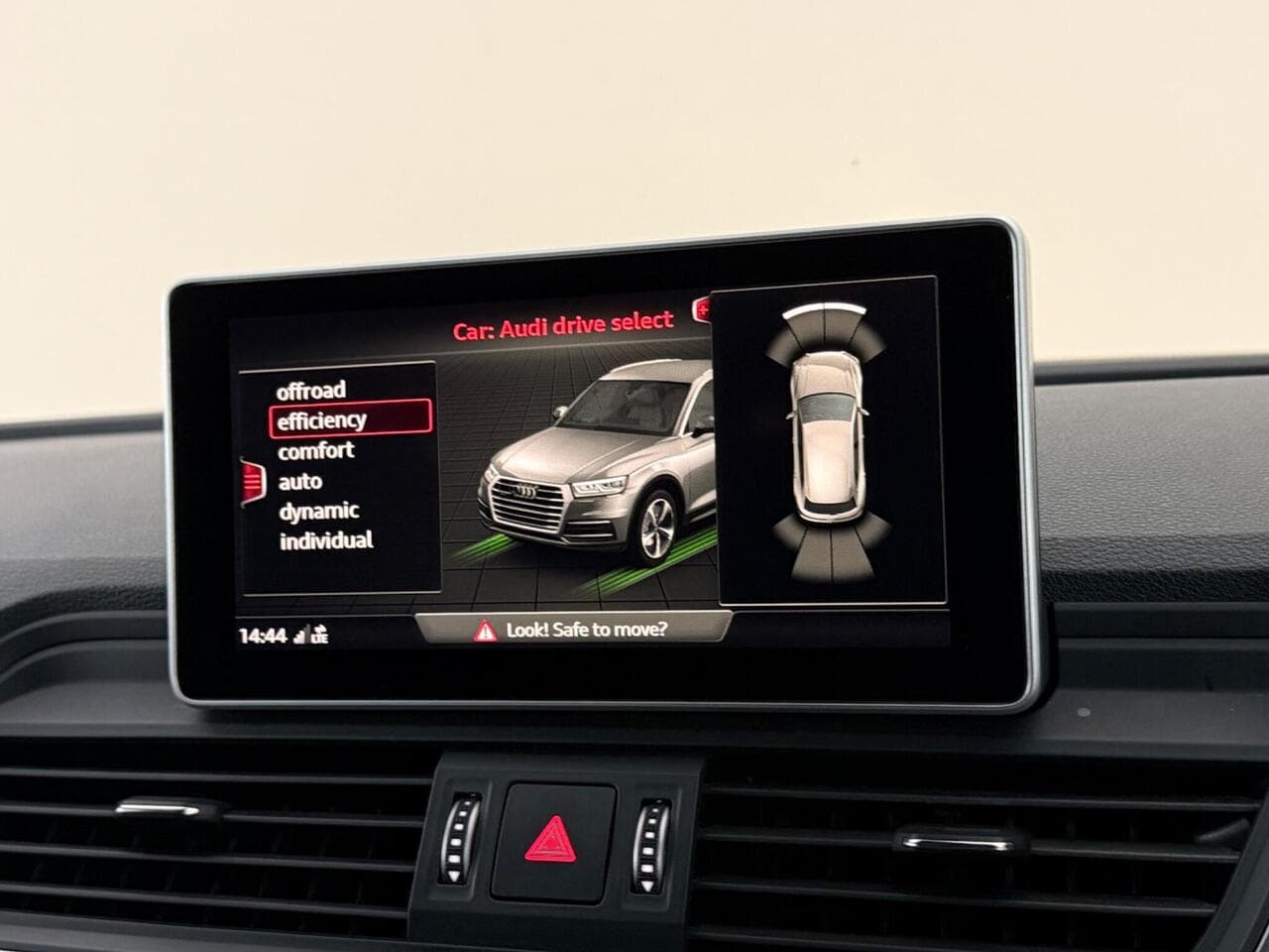 Audi Q5 thumbnail Infotainment System
