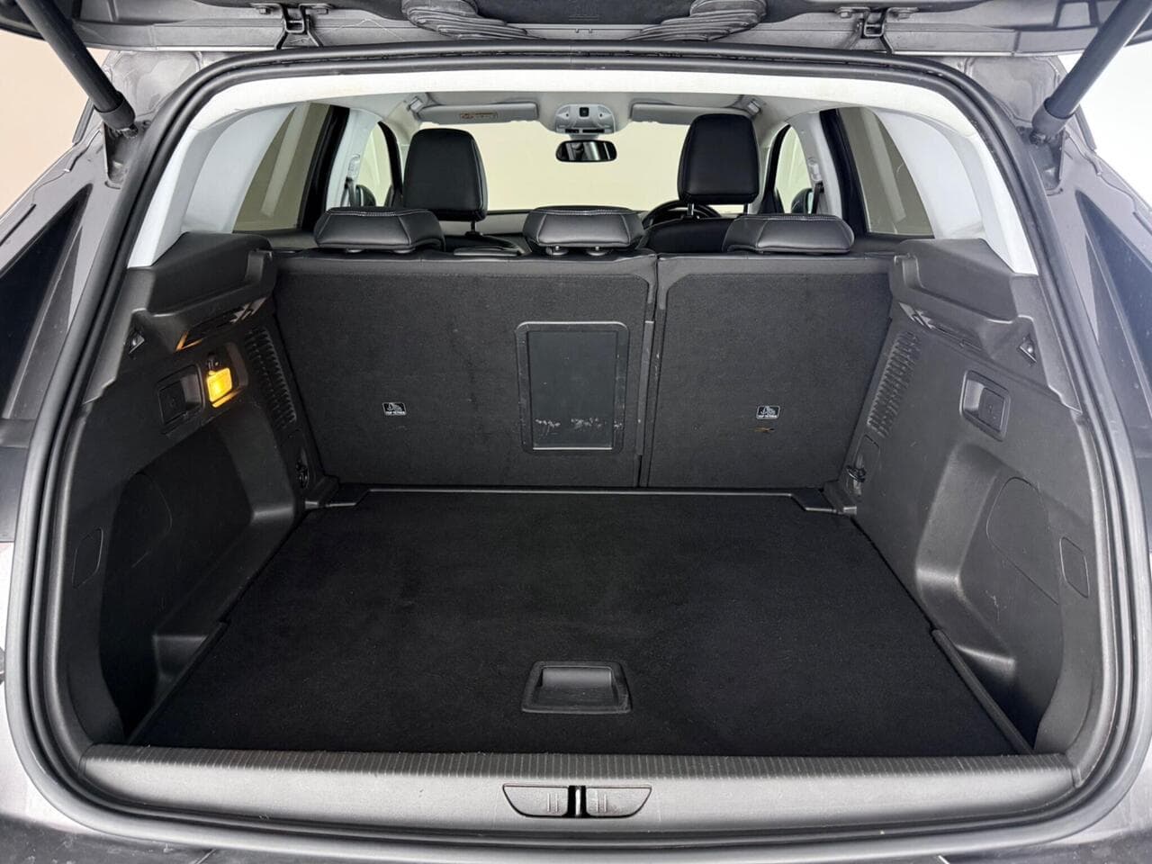 Vauxhall Grandland X thumbnail Boot