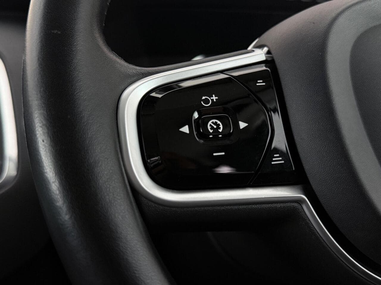 Volvo XC90 thumbnail Misc Controls