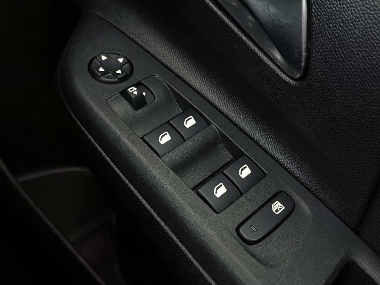 Vauxhall Corsa thumbnail Misc Controls