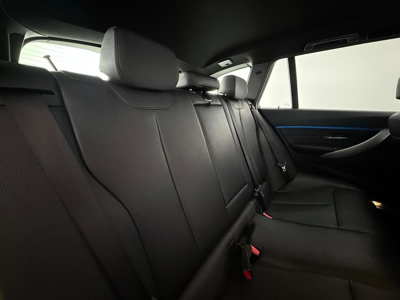 BMW 3 Series thumbnail Seats Rear