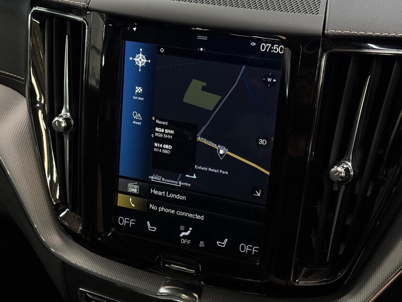 Volvo XC60 thumbnail Infotainment System