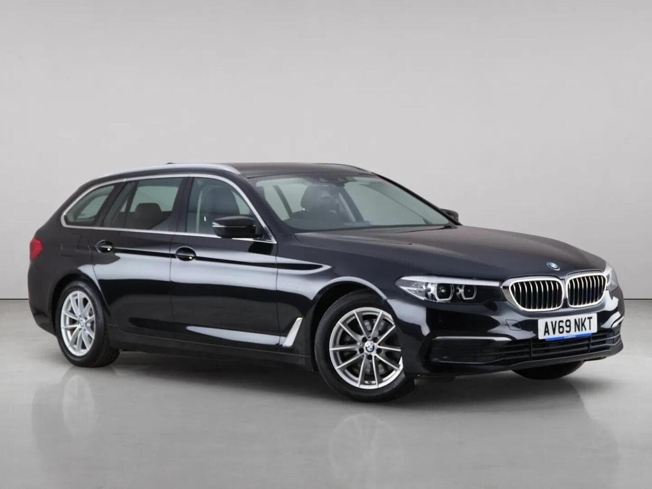 BMW 5 Series - BMW 5 Series 2.0 520i GPF SE Touring Auto Euro 6 (s/s) 5dr