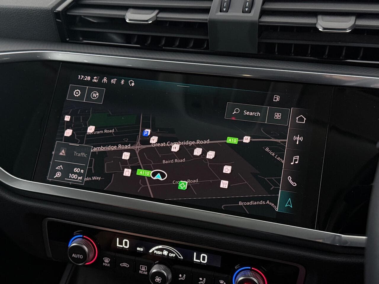 Audi Q3 thumbnail Infotainment System