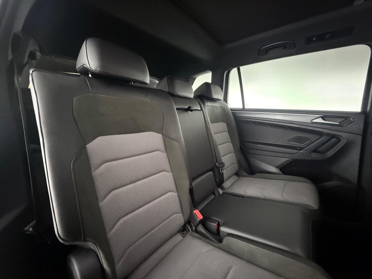 Volkswagen Tiguan Allspace thumbnail Seats Rear