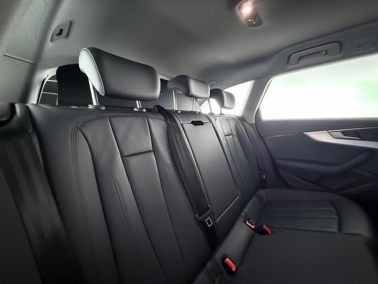 Audi A4 Avant thumbnail Seats Rear