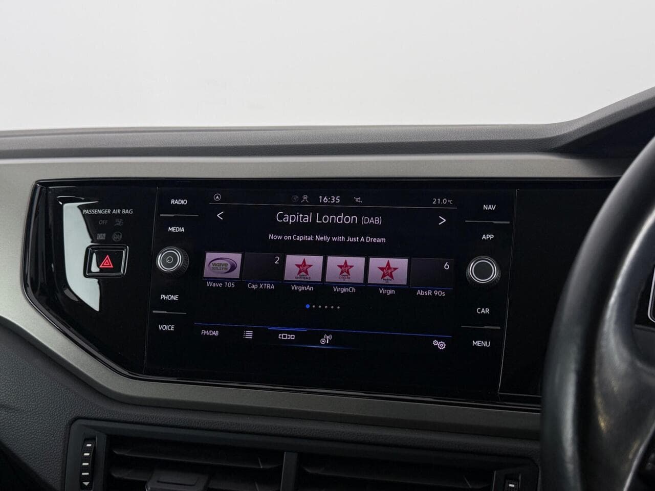 Volkswagen Polo thumbnail Infotainment System