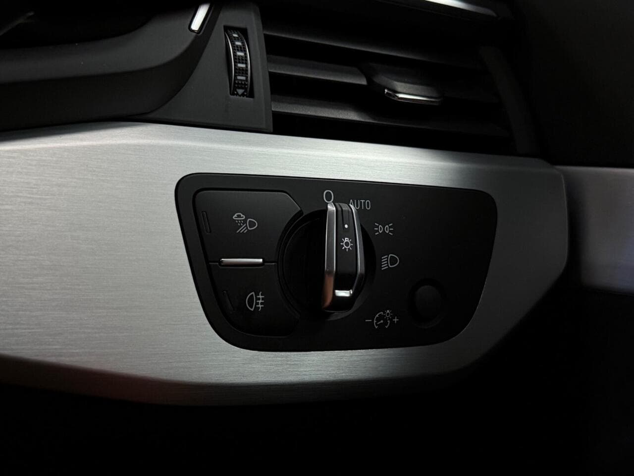 Audi A4 Avant thumbnail Misc Controls