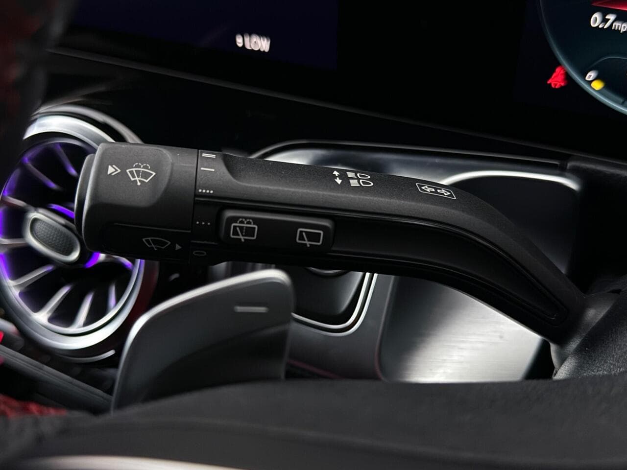 Mercedes-Benz EQB thumbnail Misc Controls