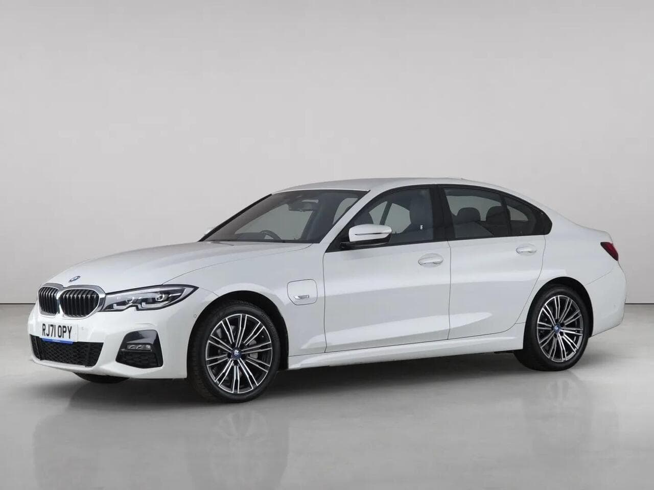 BMW 3 Series thumbnail Front Left