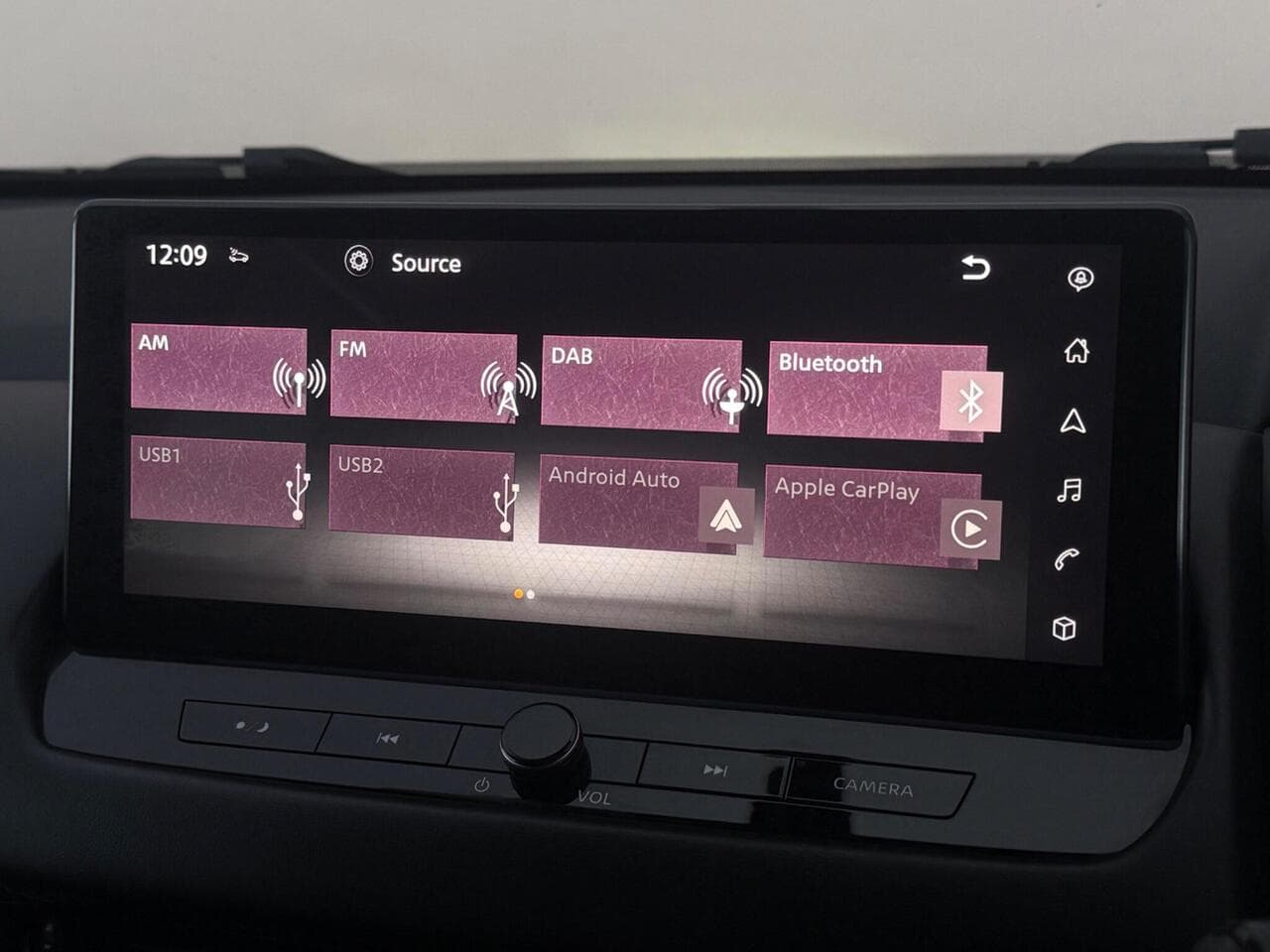 Nissan Qashqai thumbnail Infotainment System