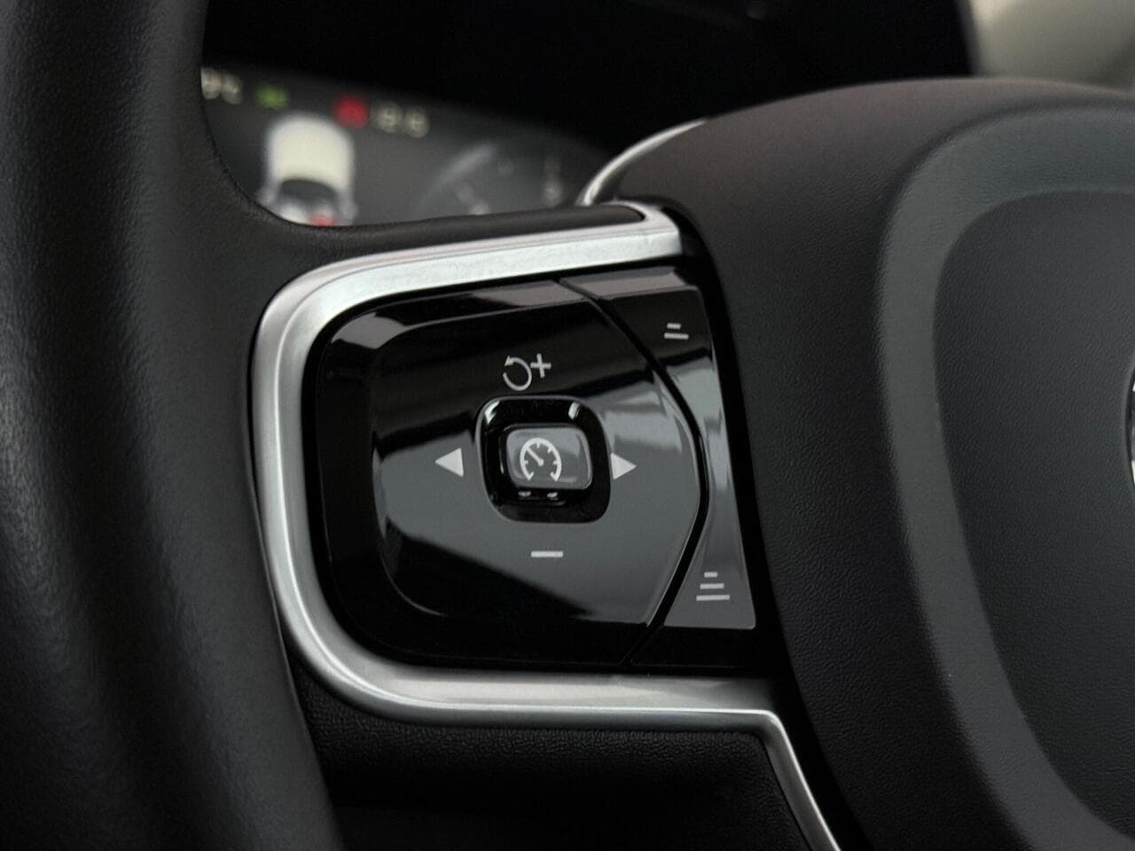 Volvo XC90 thumbnail Misc Controls