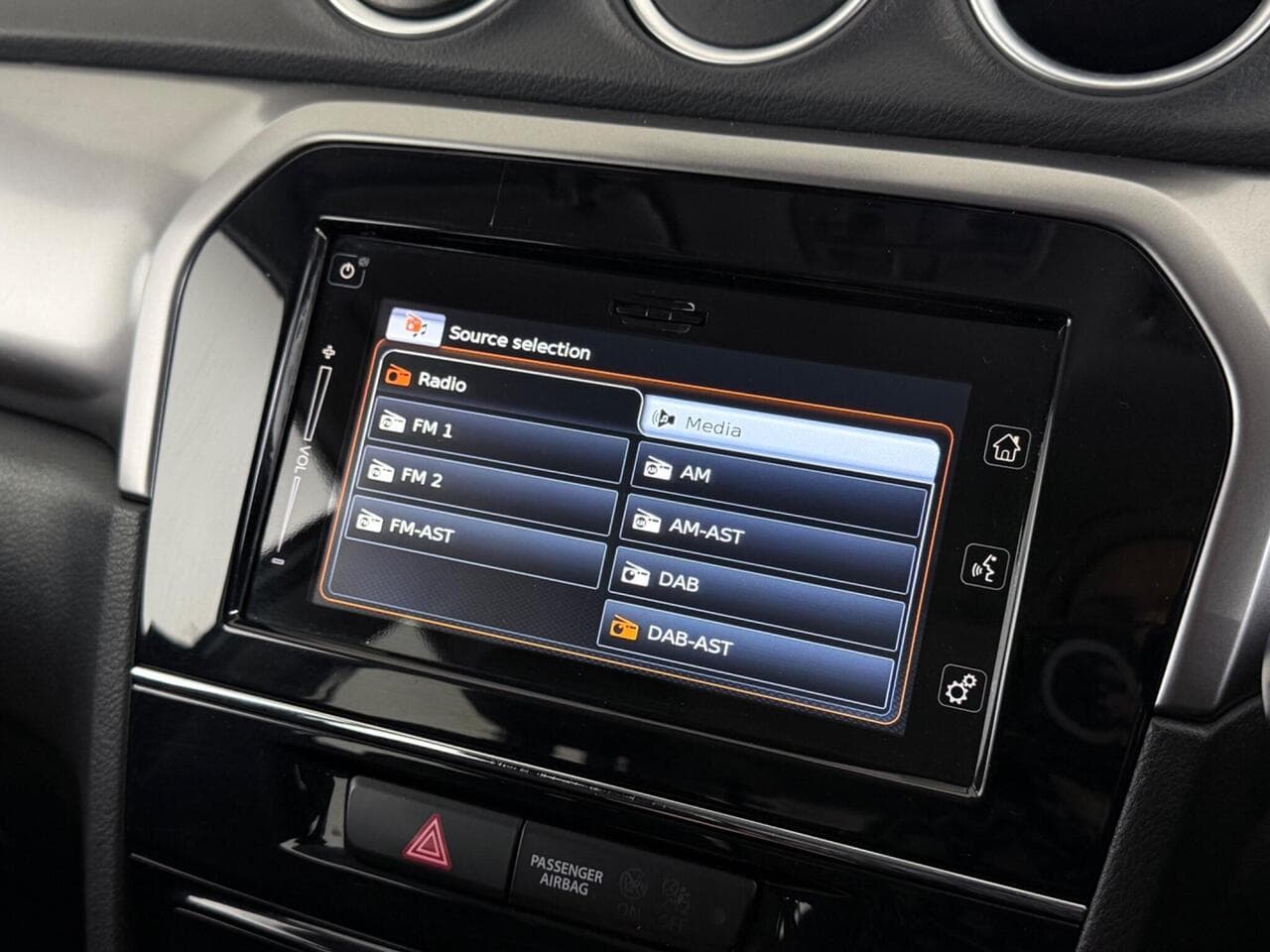 Suzuki Vitara thumbnail Infotainment System