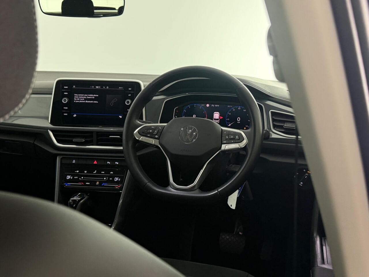 Volkswagen T-Roc thumbnail Steering Wheel