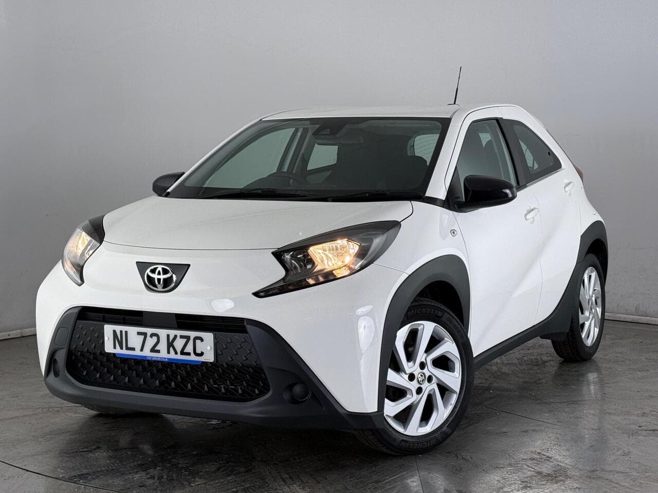 Toyota Aygo X thumbnail Front Left