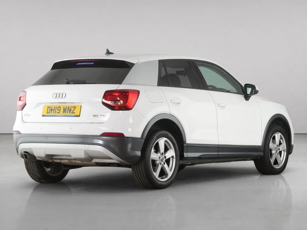 Audi Q2 thumbnail Rear Right