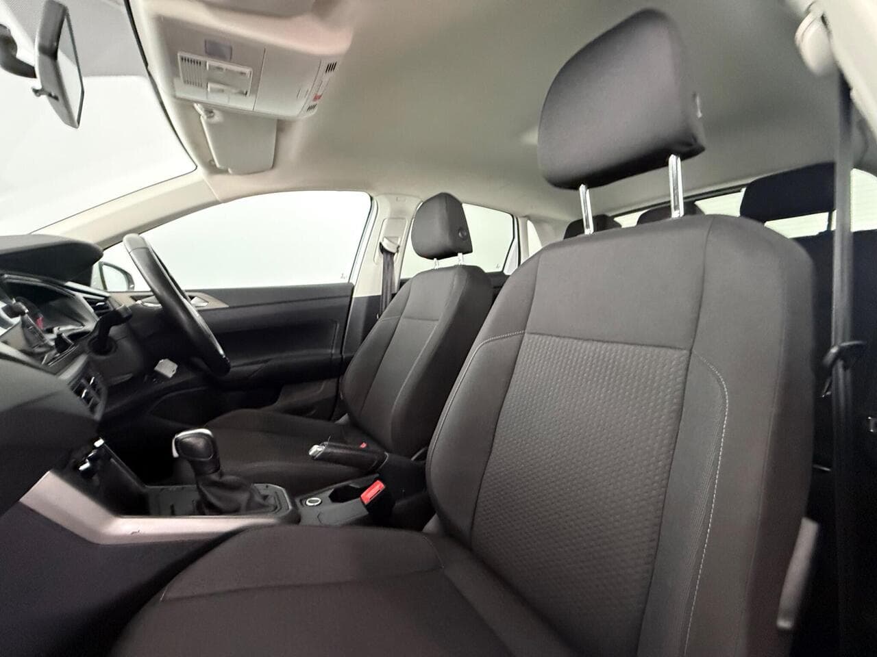 Volkswagen Polo thumbnail Seat Front Passenger